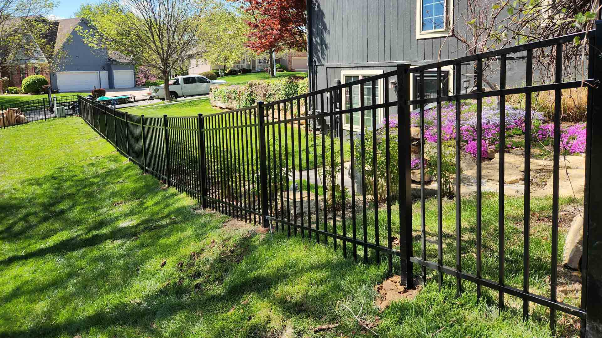 Example 02 of a residential aluminum fence fabricated and installed by Slagle Fence in Kansas City