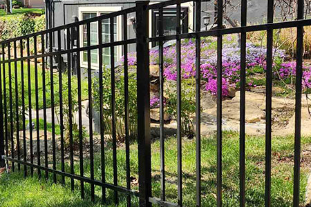 Example 02 of an Aluminum Fence installed by Slagle Fence in the Kansas City Metro