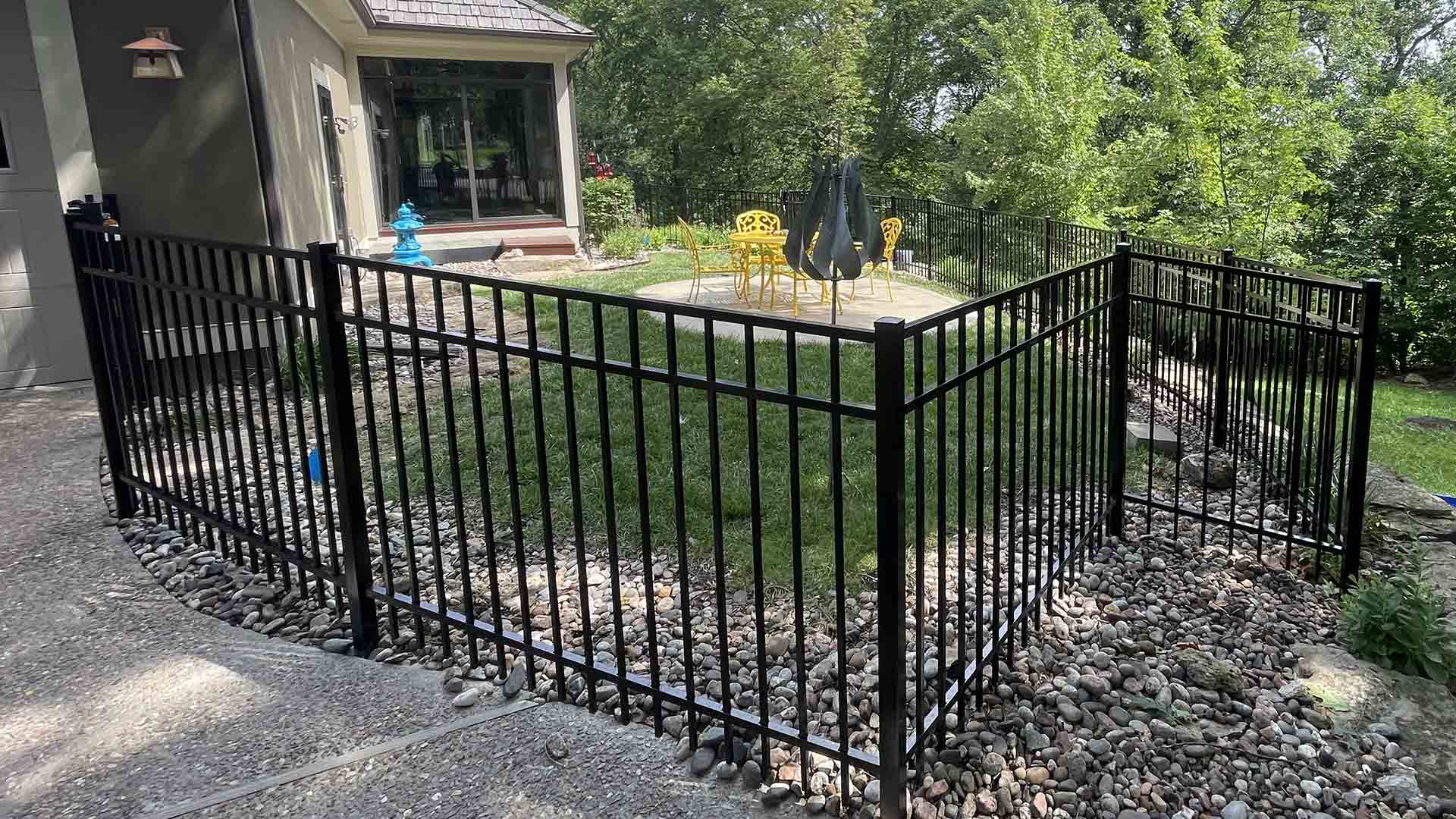 Example 05 of a residential aluminum fence fabricated and installed by Slagle Fence in Kansas City