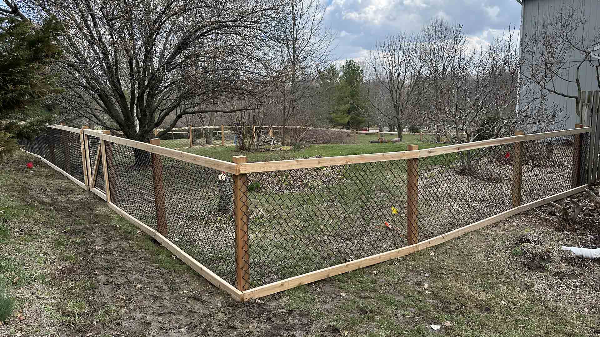 Example of a Custom Fence built by Slagle Fence Kansas City 01