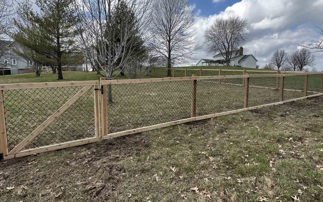 Four Outstanding Benefits of Building a Custom Fence for Your Home