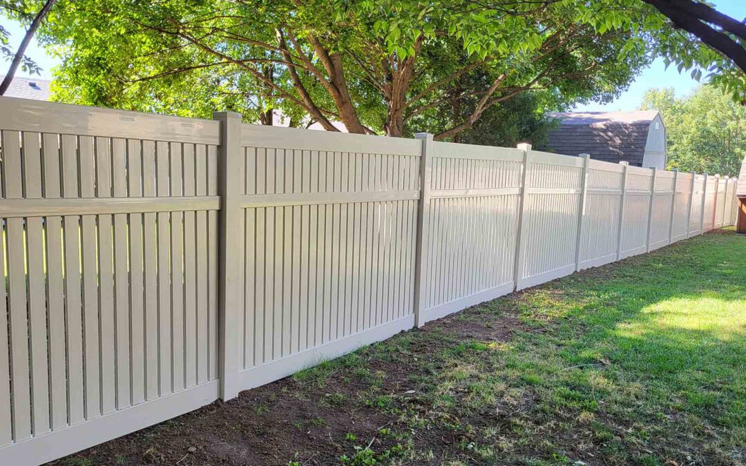 Wood Fencing vs. Vinyl Fencing: Pros, Cons, and More