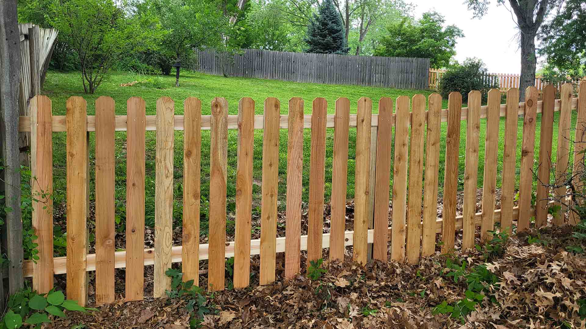 Example 09 of a residential wood fence fabricated and installed by Slagle Fence in Kansas City