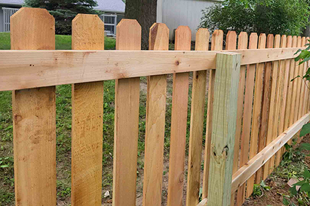 Example 02 of a Wood Fence installed by Slagle Fence in the Kansas City Metro