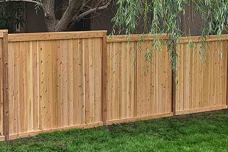 Example 04 of a Wood Fence installed by Slagle Fence in the Kansas City Metro