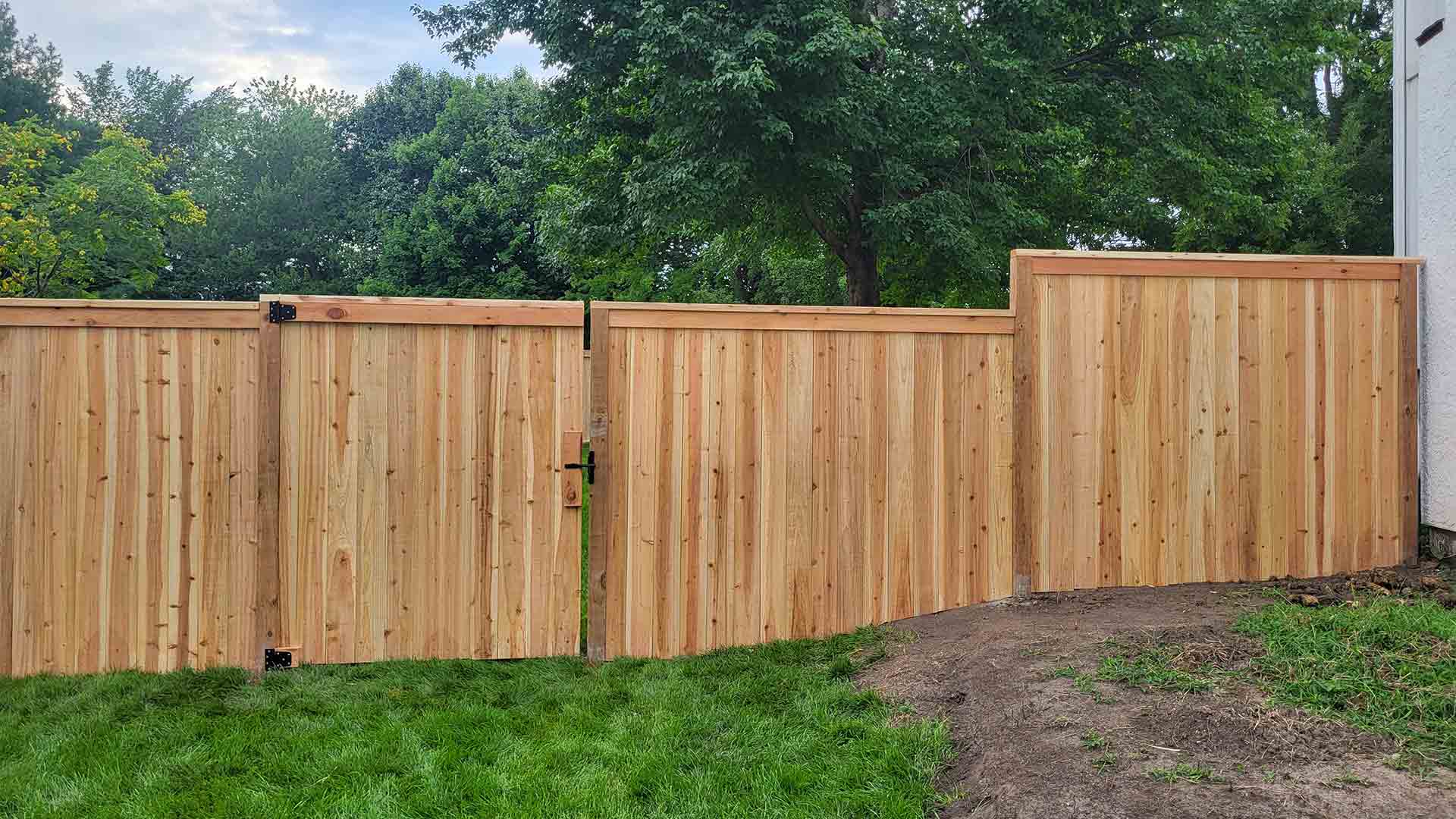 Example 21 of a residential wood fence fabricated and installed by Slagle Fence in Kansas City