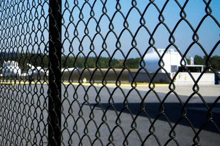 Example 02 of a Chain Link Fence installed by Slagle Fence in the Kansas City Metro