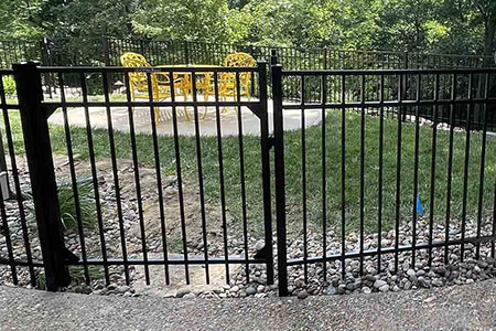 Example 03 of an Aluminum Fence installed by Slagle Fence in the Kansas City Metro