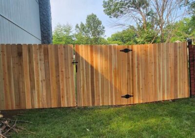 outside 6' wood privacy fence