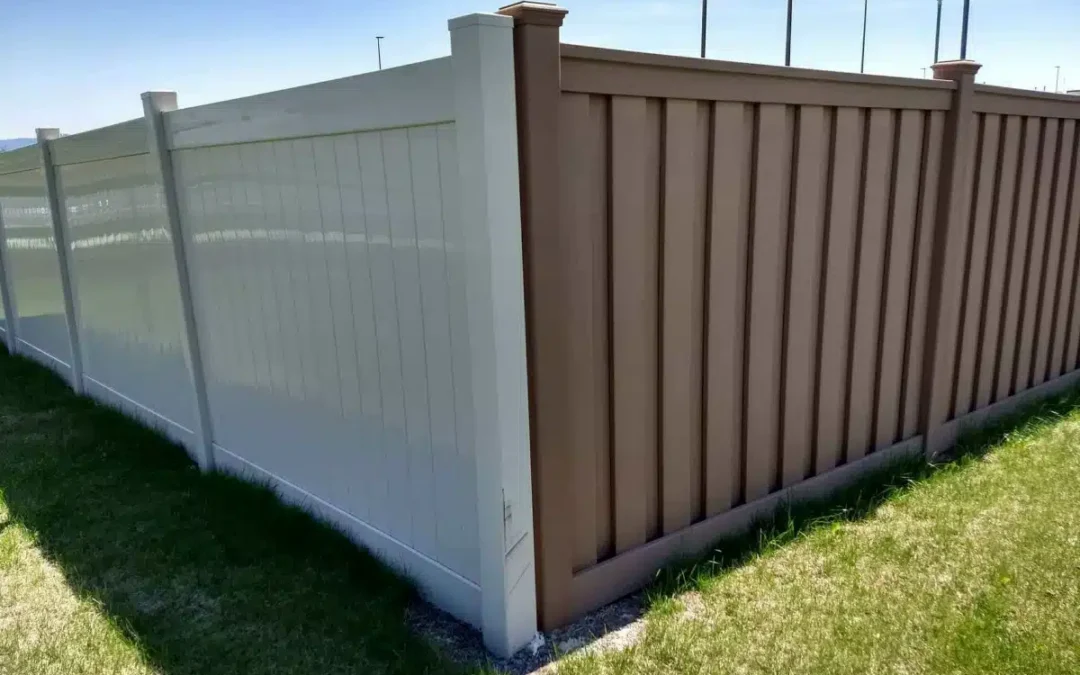 Vinyl Privacy Fence vs Composite Fence | Which Is Better?